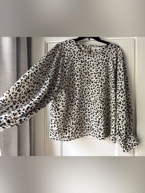 Nine West Cream Leopard Print Blouse with Black Spots Women’s Size XL